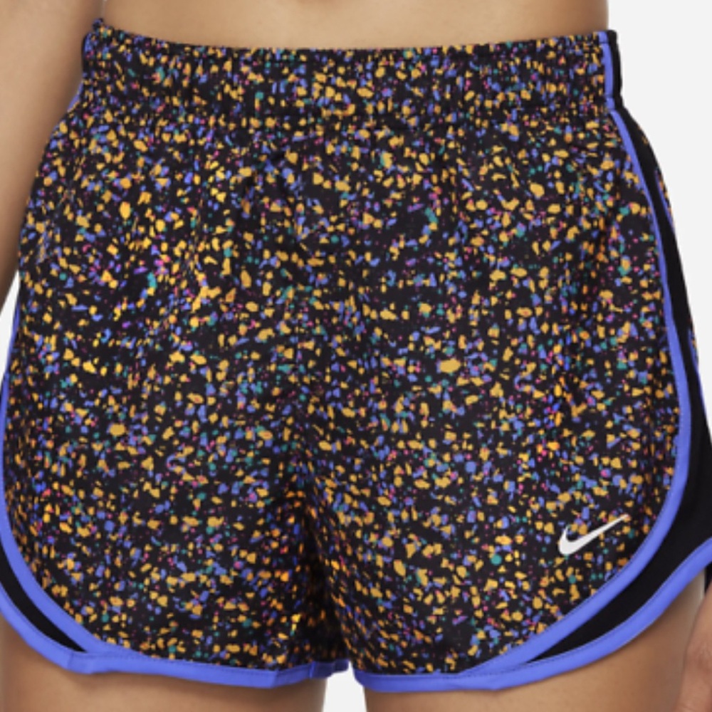 NIKE DRI-FIT TEMPO ICON CLASH RUNNING SHORTS Women's Lavender/Gold/Black - Picture 5 of 5